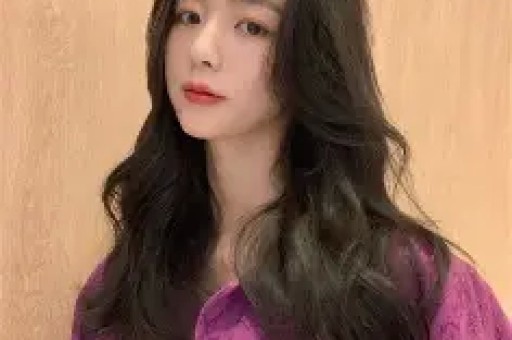 南通网友爆料：一车辆四脚朝天！围着一堆吃瓜群众……