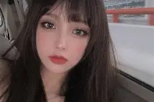 性感女星差点被两位大佬夹死的瓜！