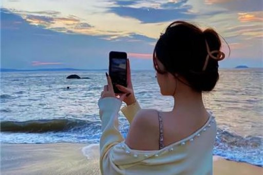 赵丽颖新恋情：吃瓜群众的狂欢与理性思考